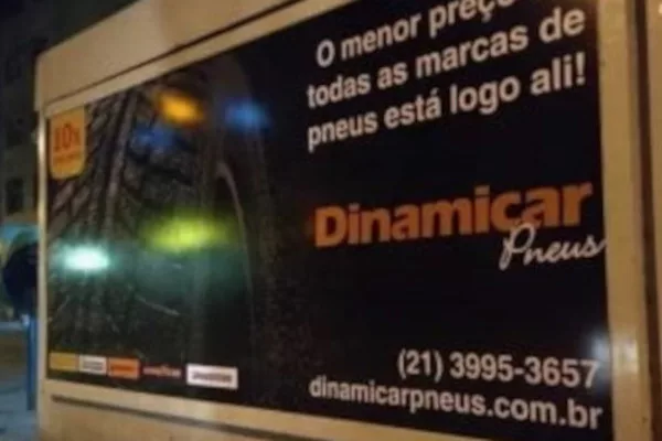Dinamicar Pneus | Publicidade OOH Banca de Jornal